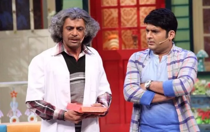 Kapil Sharma And Sunil Grover Fight In Social Media - Sakshi