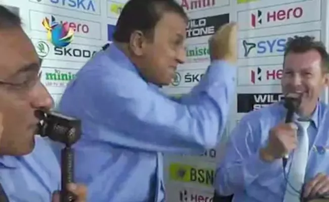 Sunil Gavaskar Nagin Dance During Nidahas Trophy Final - Sakshi