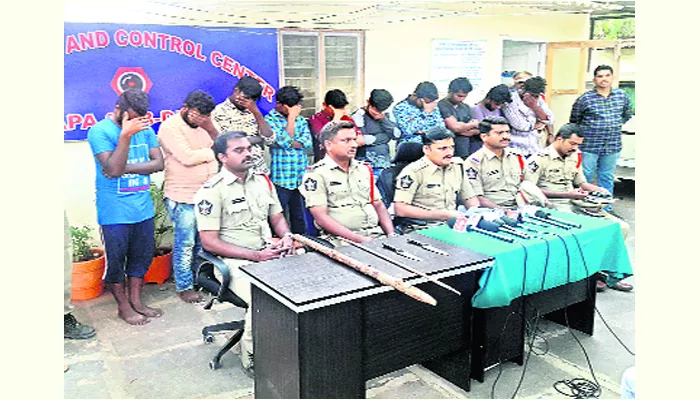 Ten arrested in murder attempt case - Sakshi