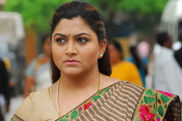 Kushboo's car attacked with eggs and tomatoes! - Sakshi