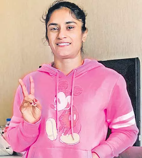 Vinesh Phogat settles for silver at Asian Wrestling Championships - Sakshi