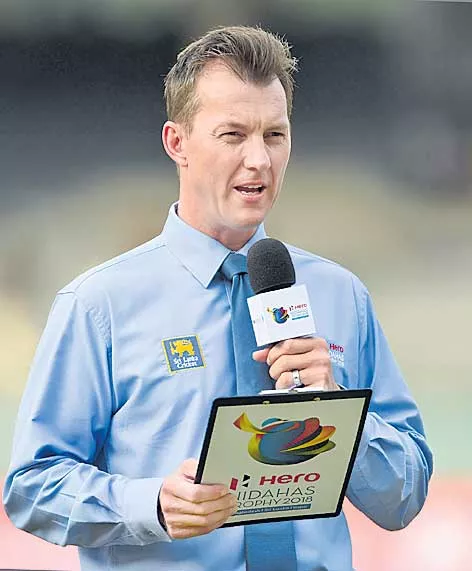 Brett Lee says 'doesn't want to see robots on field' but cautions players against crossing the line - Sakshi