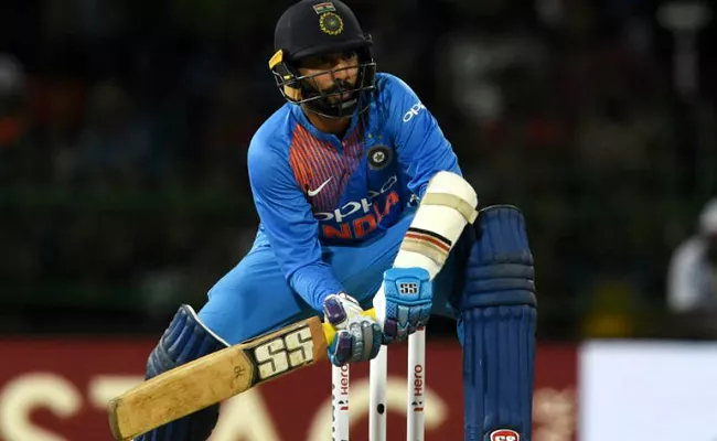 Dinesh Karthik Says Comparisons With Dhoni Is Unfair - Sakshi