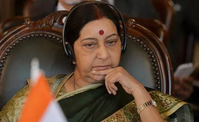 Congress to move Privilege Motion against Sushma Swaraj - Sakshi