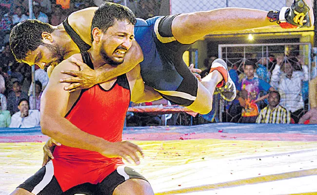 Nitish Yadav wins Wrestling championship - Sakshi