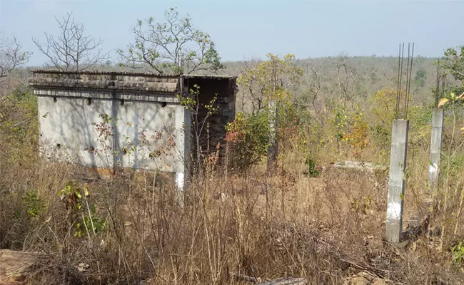 Endowment Officers Neglect the Development Of Temple Near In Bhadrachalam - Sakshi