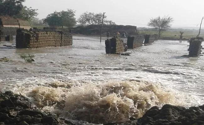 Mission Bhagiratha Pipe Line Leakage - Sakshi