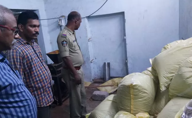 Illegal Tobacco Selling In East Godavari - Sakshi