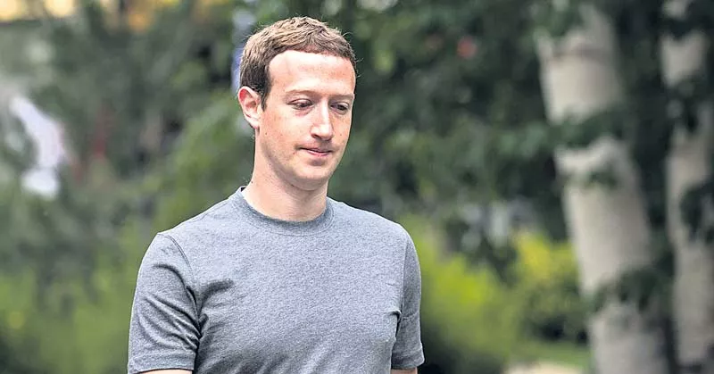 Mark Zuckerberg apologizes for Cambridge Analytica incident - Sakshi