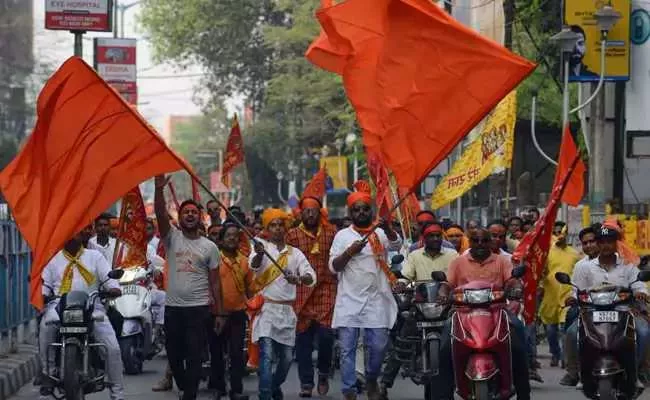 One Dies In Clashes As BJP Holds Rally In Bengal's Purulia On Ram Navami - Sakshi