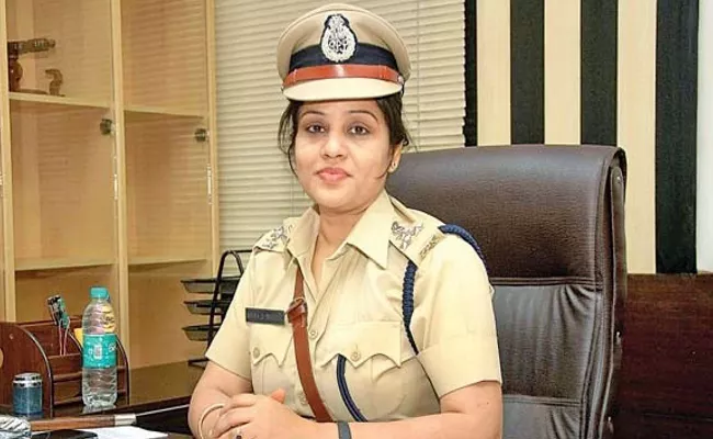 We Never Offered Award To IPS Roopa, Says Namma Bengaluru Foundation - Sakshi