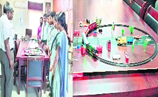 Engineering Students designed Unmanned Railway Gate - Sakshi