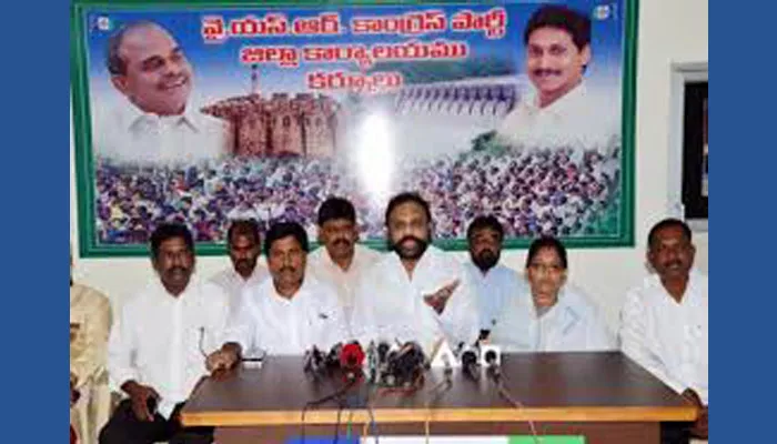 TDP MPs dramas reaches to Pinnacle - Sakshi