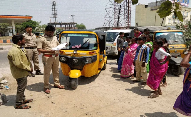 15 Autos seized - Sakshi