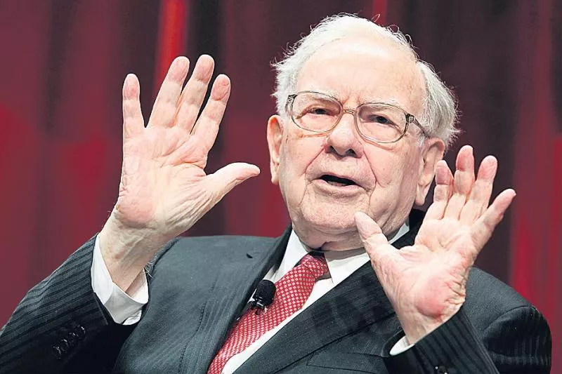 Rs 25,000 crore loss to Buffett - Sakshi