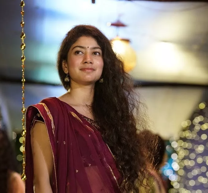 Sai Pallavi reveals why she prefers to act without makeup - Sakshi