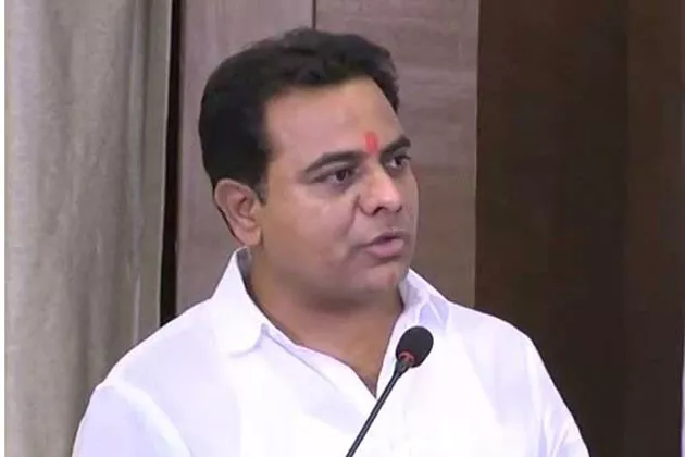 We help handloom workers : KTR - Sakshi