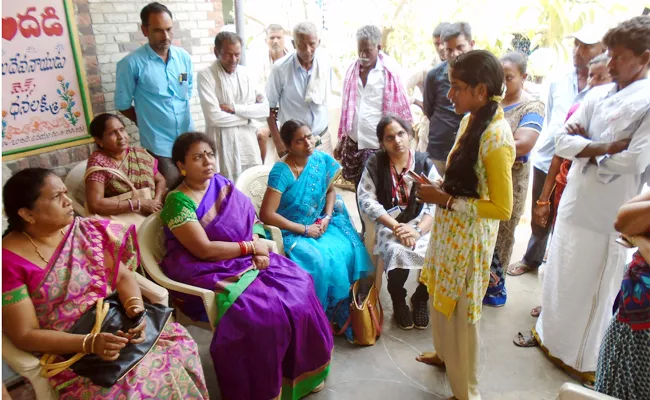 Married Woman Protest For Her Husband - Sakshi