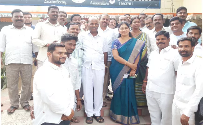 Mahatma Gandhi Village Gossip is Possible With Kcr - Sakshi