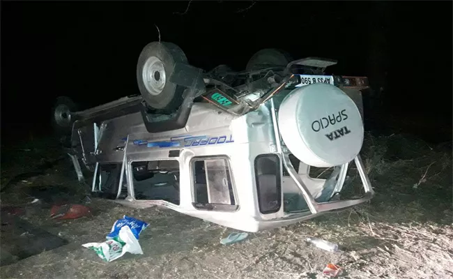 Three Men Died In Road Accident - Sakshi