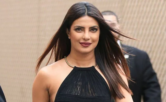 Priyanka Chopra Back to Bollywood - Sakshi