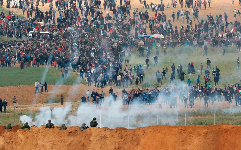 Israeli Military Kills 15 Palestinians in Confrontations on Gaza Border - Sakshi