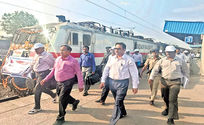 MMTS Train Tracks Ready For Secendrabad To Bollaram - Sakshi