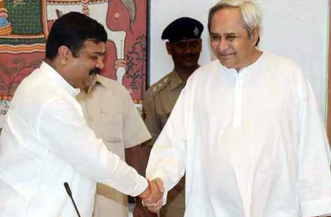 Naveen Patnaik And Dharmendra Pradhan Strong Leaders - Sakshi