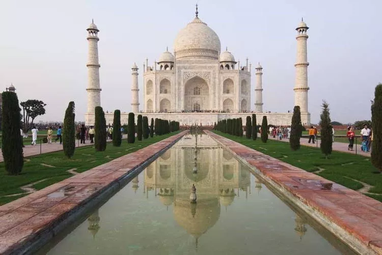 From April 1 Visitors Can Spend Only 3 Hours At Taj Mahal - Sakshi