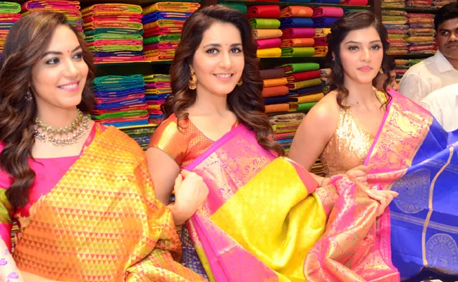 Heroines Opening GV Mall In West Godavari - Sakshi