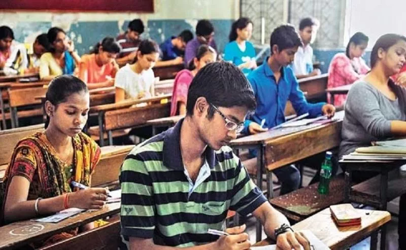 Minute regulation for tenth class students for there annual exam - Sakshi