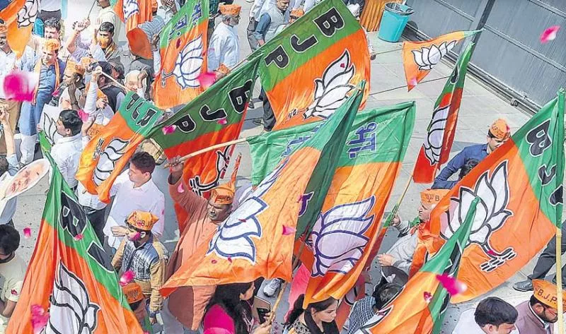 As Poll Battle Intensifies in Karnataka, Congress, BJP Shift Focus to Urban Seats in Bengaluru - Sakshi