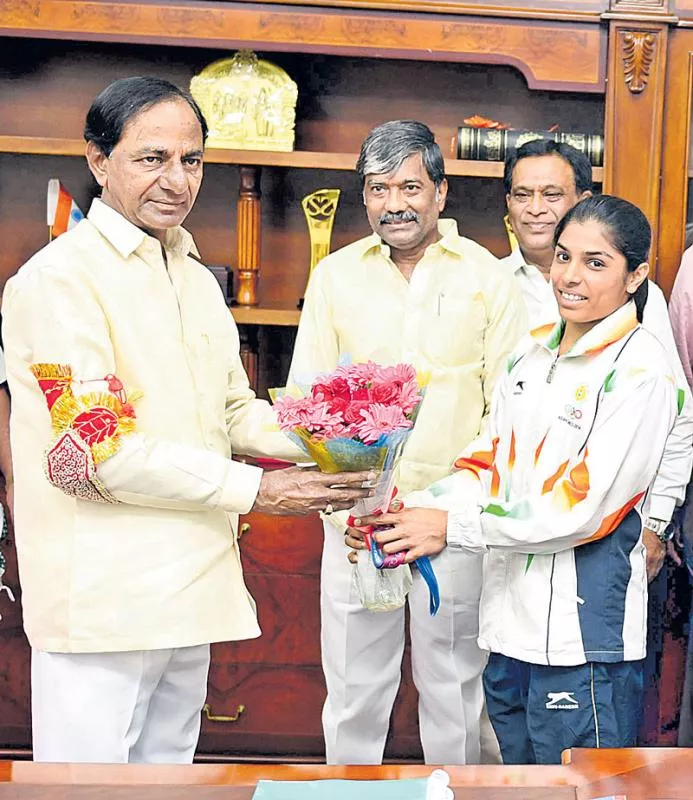 KCR announces Rs 2 cr prize money for gymnast Aruna - Sakshi