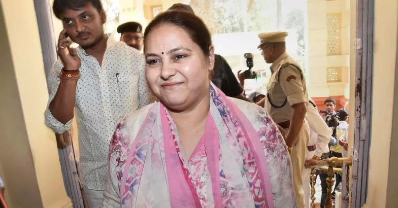 Delhi Court Grants Bail To Misa Bharti Her Husband - Sakshi