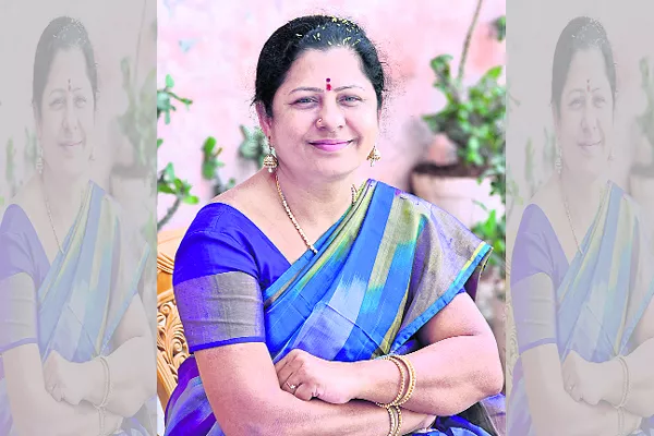 Inspirational Women With Yadagiriguda Temple EO  - Sakshi