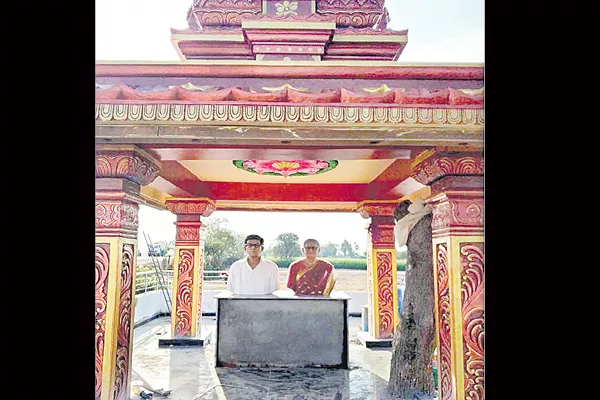 Madhusudanachari construct tempel for their parents - Sakshi