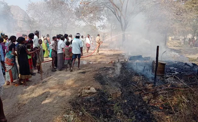 Squatter ash In Fire Accident - Sakshi