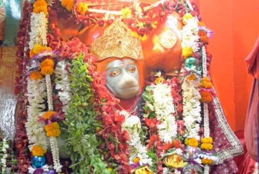 After Statues Of icons, Lord Hanuman's Idol Targeted By Miscreants - Sakshi