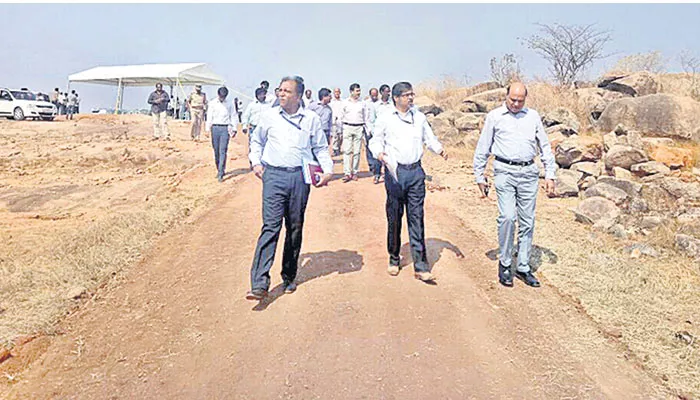 Pharma city lands are inspectioned by central commitee - Sakshi