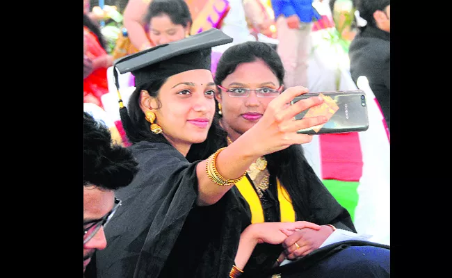 2012 Batch Graduation Ceremony in KMC - Sakshi