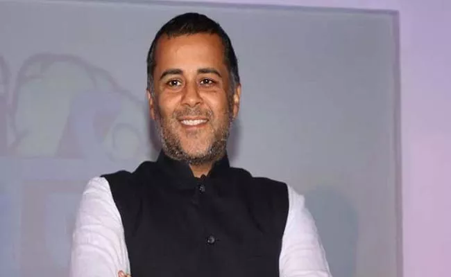 Chetan Bhagat Tweet To Join Congress - Sakshi