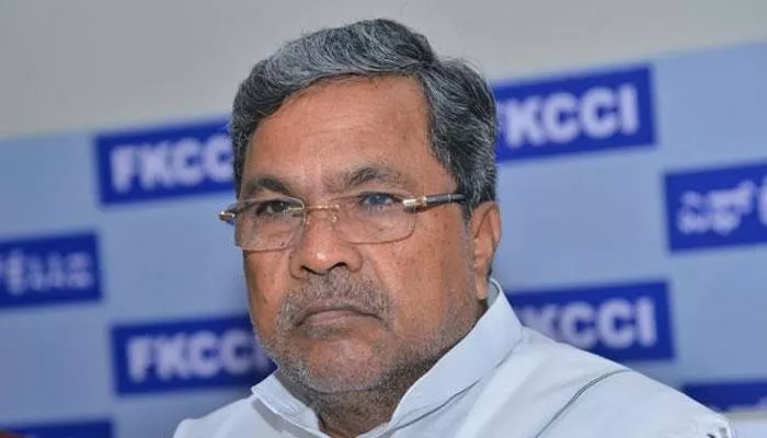 Siddaramaiah Reproaches Amit Shah On Ignorance Over 14th Finance Commission - Sakshi