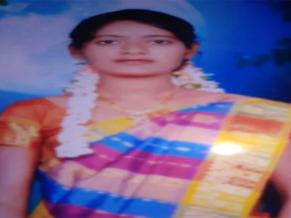 Young Girl Disappears In Kurnool - Sakshi