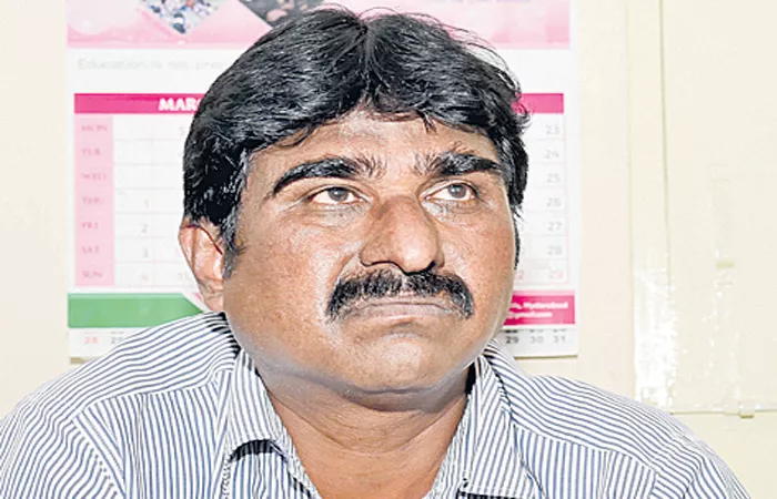 Senior Assistant entrapped to ACB - Sakshi