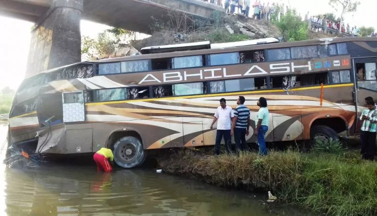 2 killed in Odisha bus accident - Sakshi