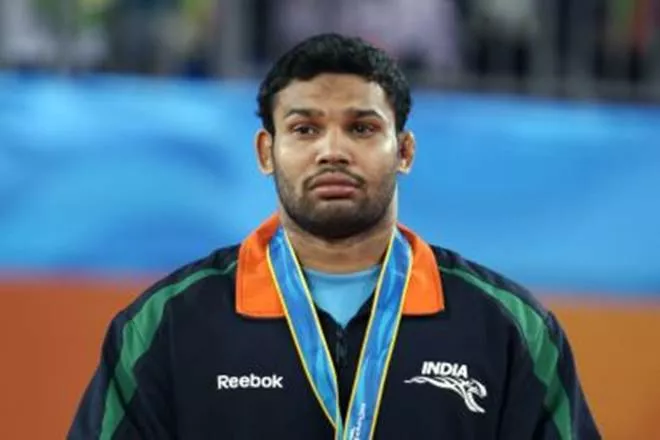 Wrestler Mausam Khatri wins silver at CWG - Sakshi