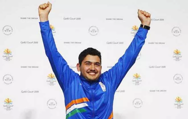 Anish Bhanwala creates history : gold for Tejasvini    - Sakshi