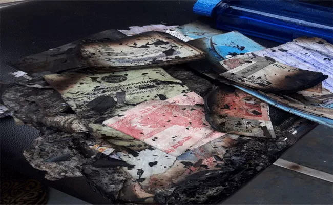 Fire hits book stall - Sakshi