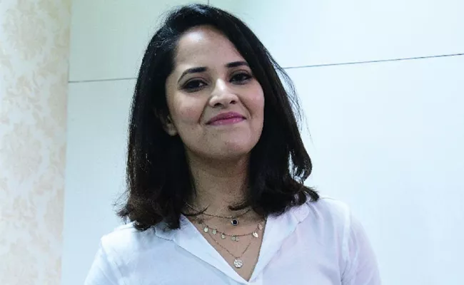 Anchor Anasuya Hulchal At GreenTrends spa In Vijayawada - Sakshi