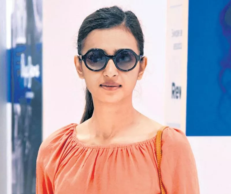 PadMan actor Radhika Apte to be seen with Castle actor Stana Katic in a WWII thriller - Sakshi